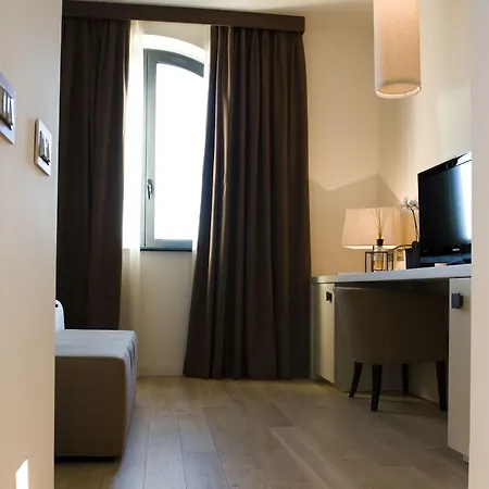 Marina Place Hotel Genoa