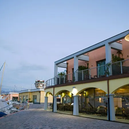 Hotel Marina Place 4*