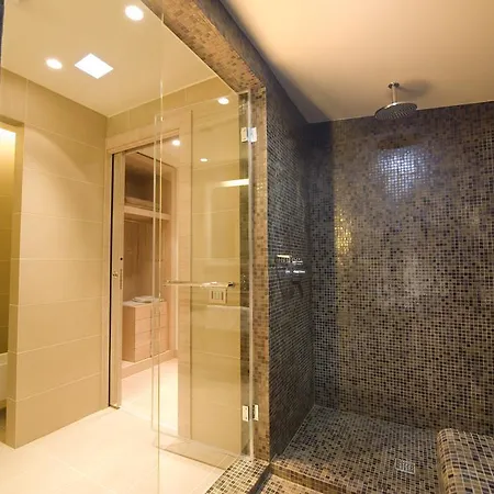 Marina Place Hotel 4*