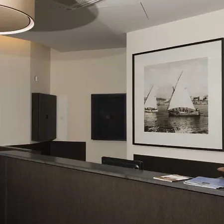 Marina Place Hotel 4*