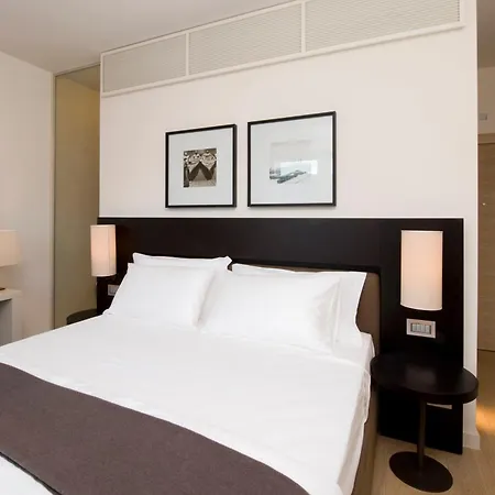 Marina Place 4*