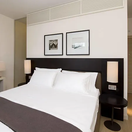 Marina Place 4*
