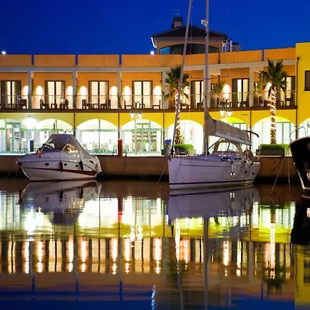 Marina Place Hotel