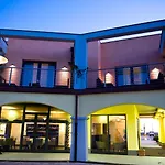 Marina Place Hotel 4*