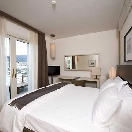 Marina Place Hotel 4*