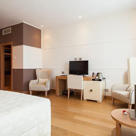 Marina Place Hotel 4*