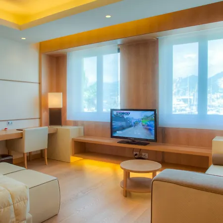 Marina Place 4*