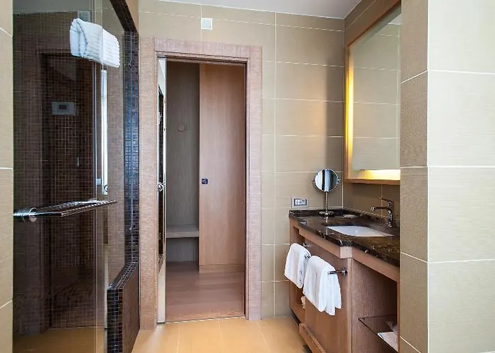 Marina Place 4*