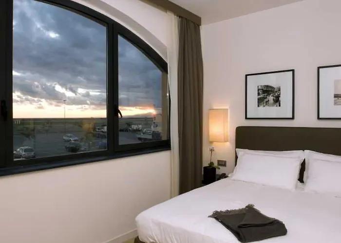 Marina Place Hotel