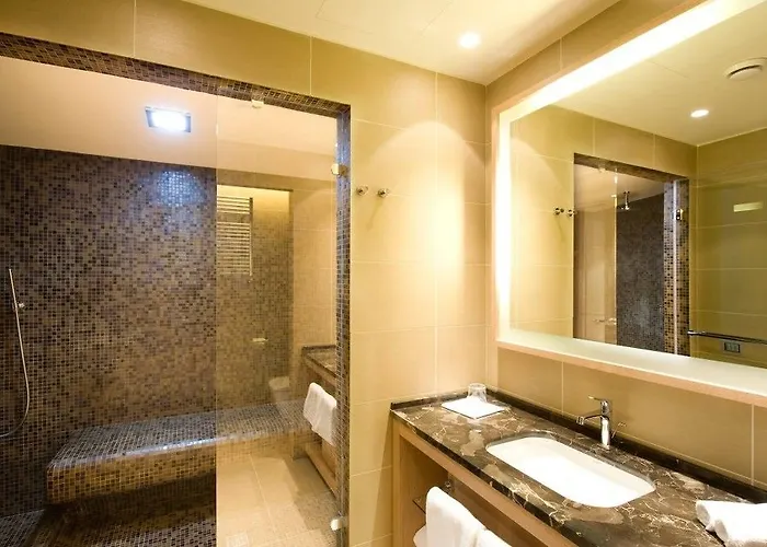 Marina Place Hotel