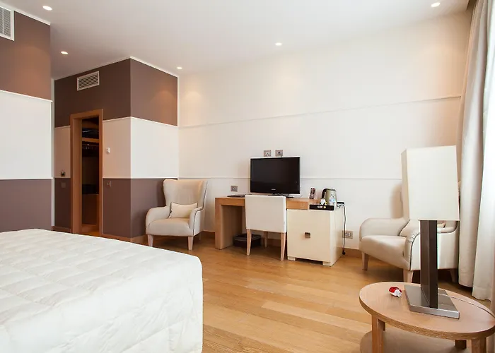 Marina Place Hotel 4*